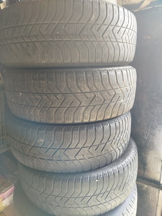 гуми PIRELLI 185.60.15 комплект 4 бр. за 30 евро.