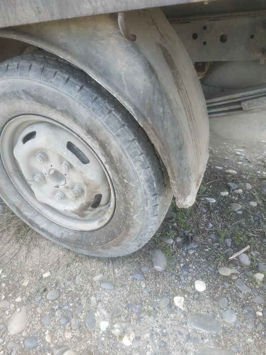 Ford sotiladi2003 zavodiskiy xolati yaxshi ishi yuq