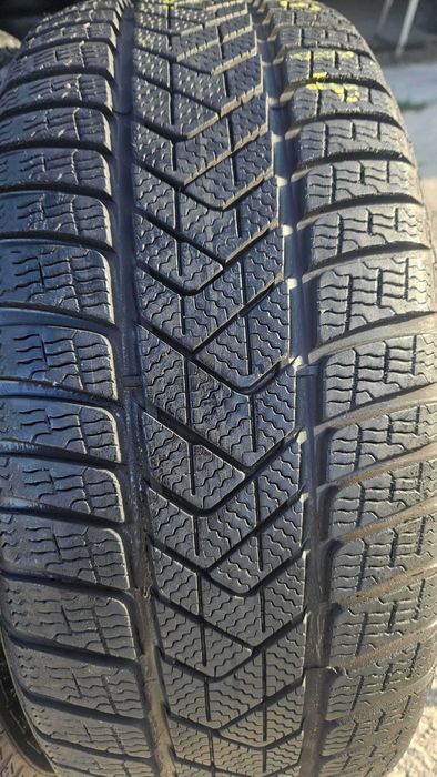 SET 4 Anvelope Iarna 245/45 R18 + 275/40 R18 PIRELLI Sottozero 3 RSC XL (BMW Original) Runflat