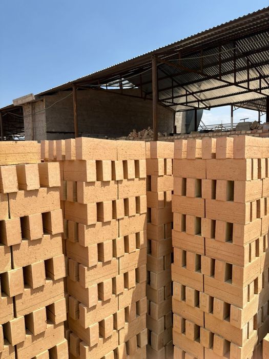 Качественный красный кирпич