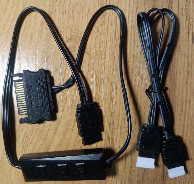 Контроллер подсветки ARGB с питанием от SATA и удлинителем