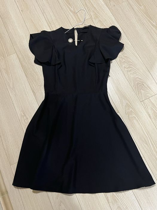 Малка черна рокля