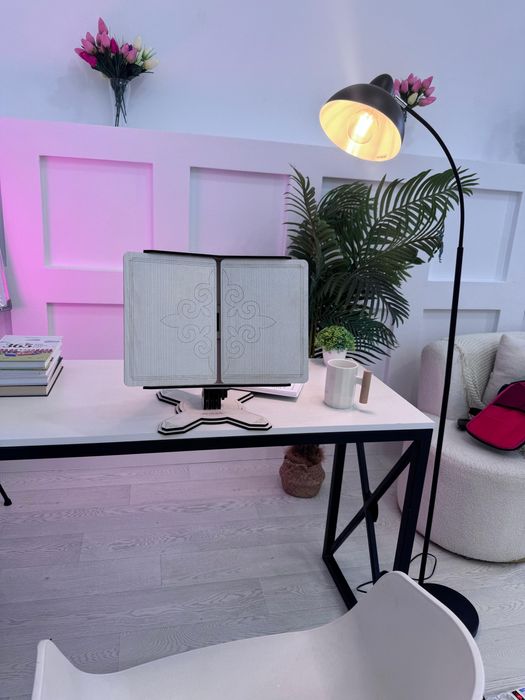 Поставка для книг