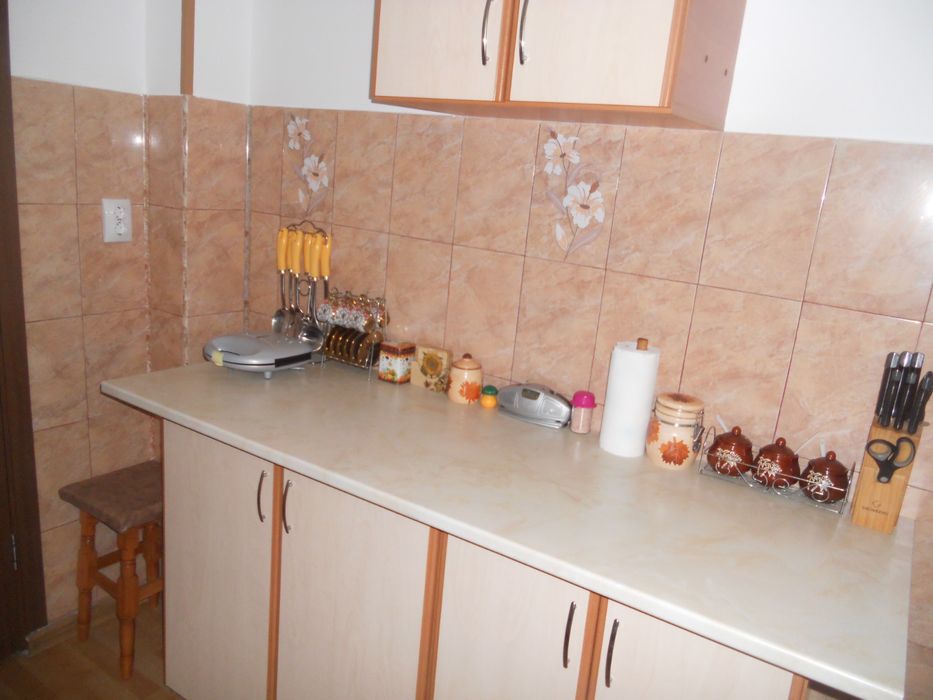 Inchiriez apartament cu 2 camere!!