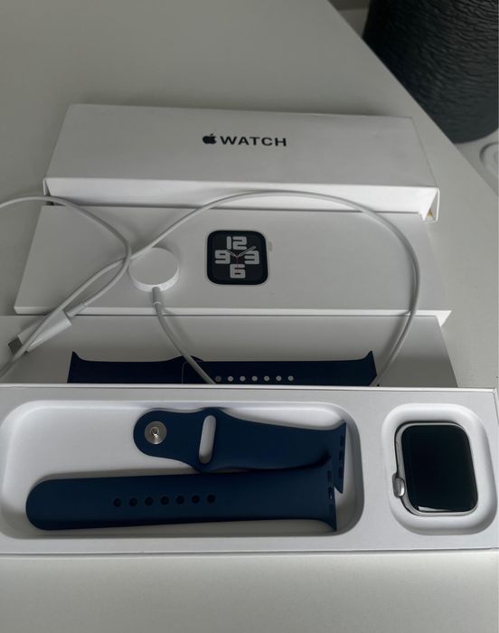 Продам apple watch se2 32гб