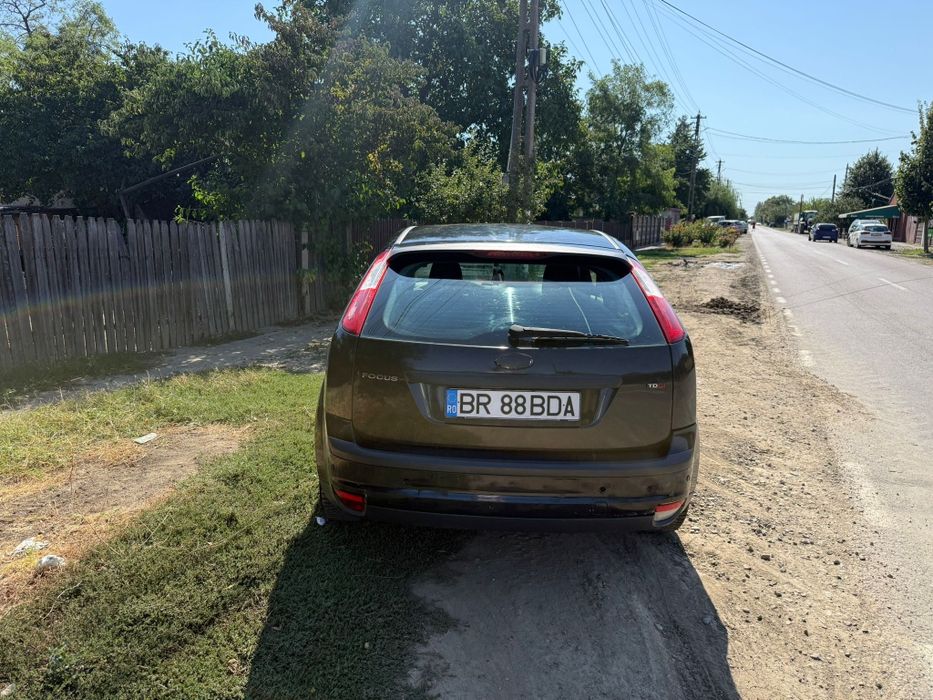 Se vinde ford focus...