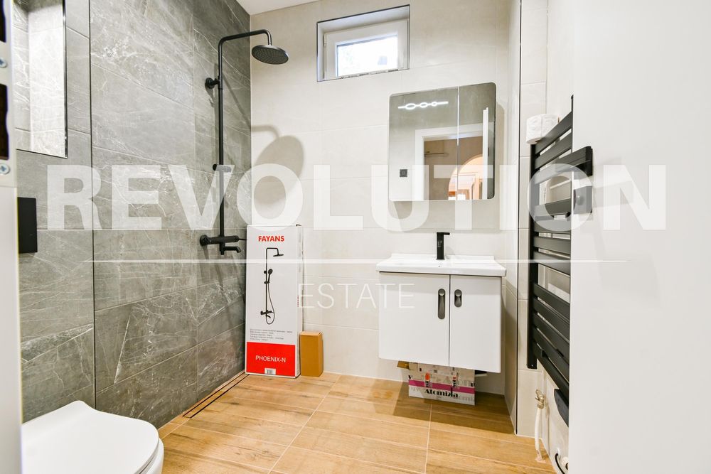 Дава се под наем Тристаен апартамент в София, Лозенец - 120 кв.м за 900 € - Снимка #12