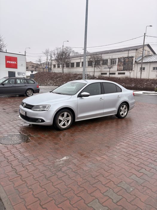 VW Jetta 2011 – benzină, cutie automată, îngrijită