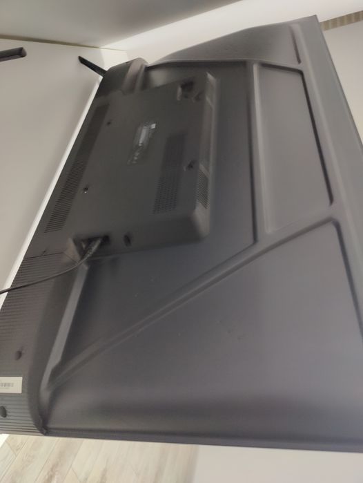 Продам телевизор tcl