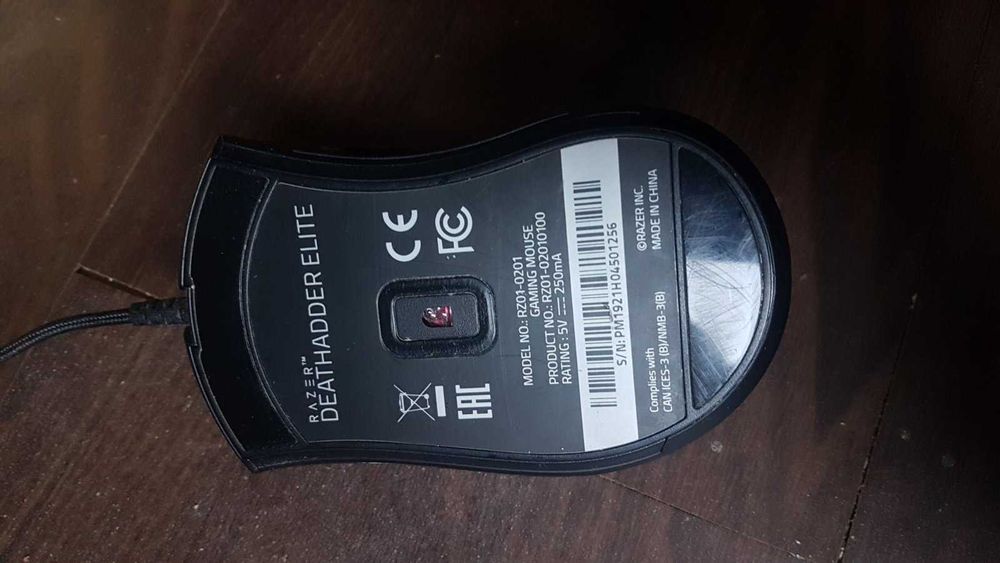 Гейминг мишка Razer Deathadder elite.