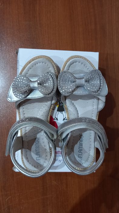 Продам летние сандалии