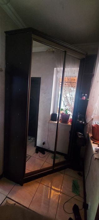 Шкаф и прихожку сатылады