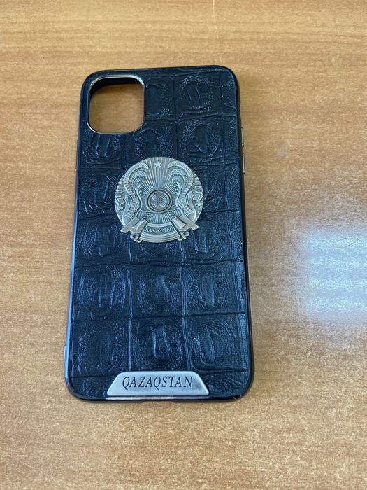 Чехлы на айфон 11