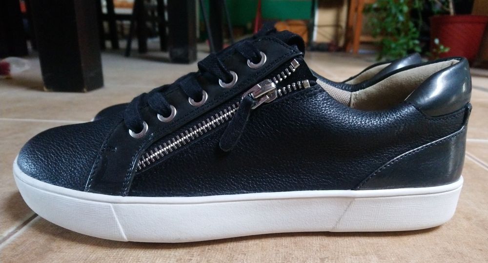 37,5 adidași piele Naturalizer Noi