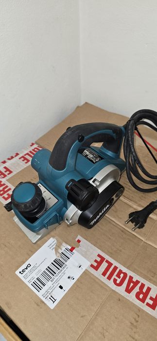 Rindea electrică Makita KP0810C