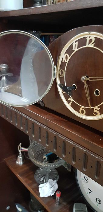 Ceas de semineu mecanic