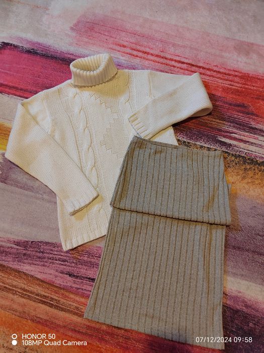 Пола и пуловер..