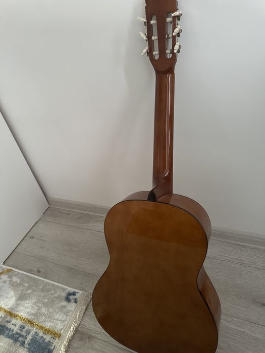 Акустическая гитара