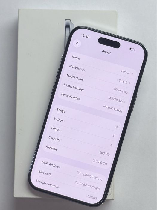 iPhone 17 Air Blue 100% battery