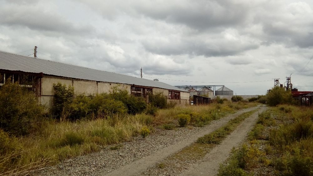 Промбаза,  c   ж\д дорогой , продам.