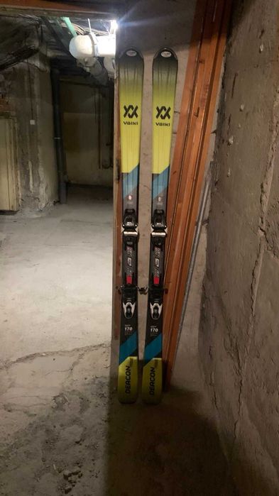 Нови ски на един сезон