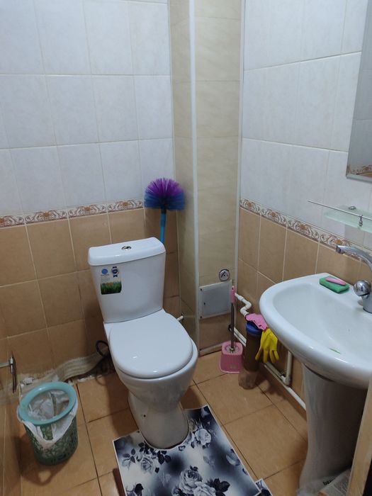 Agrar insitutga yaqin Avirda 4/1/4 uy oila bilan sheriklikka 6 ta qiz