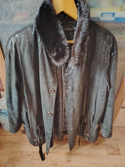 Продам демисезонную куртку