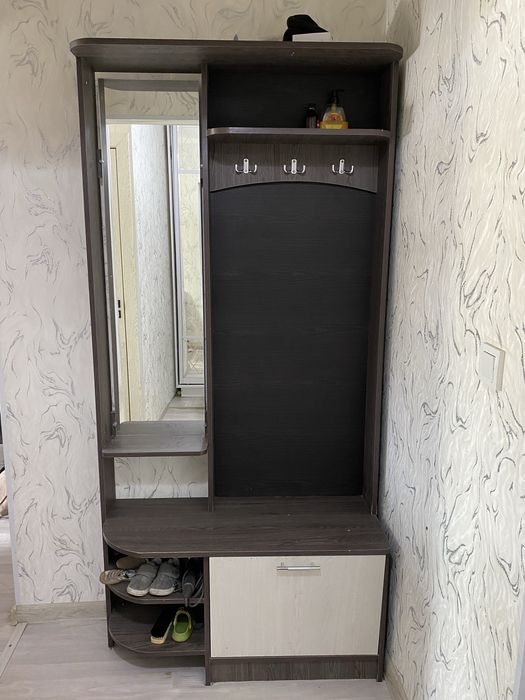 Продается шкаф для прихожей