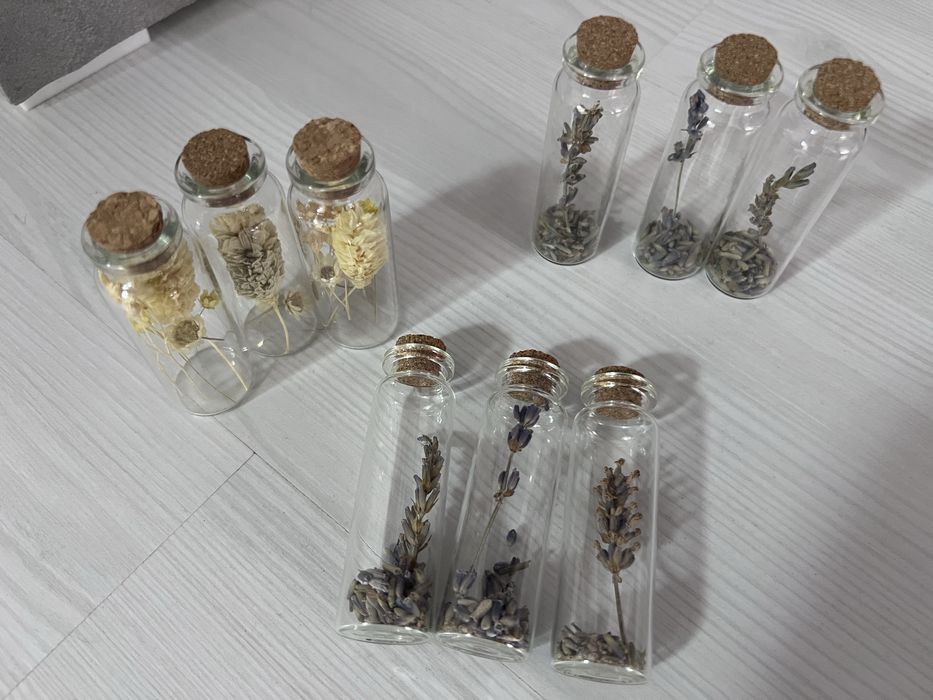 Fiole cu lavanda marturii