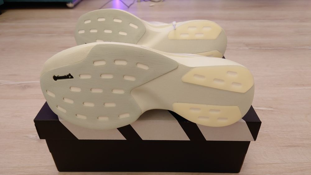 ADİDAS ADİZERO LİGHTSTRİKE PRO с Continental супер меки ,леки и ДИШАШТ