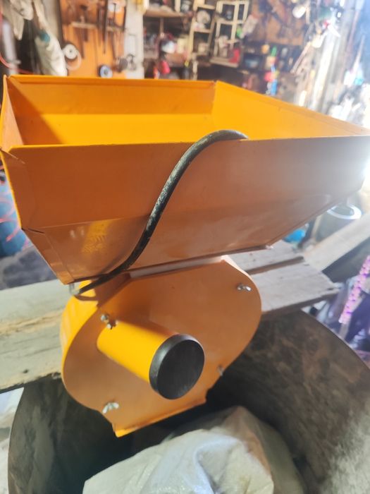 Дробилка для зерна