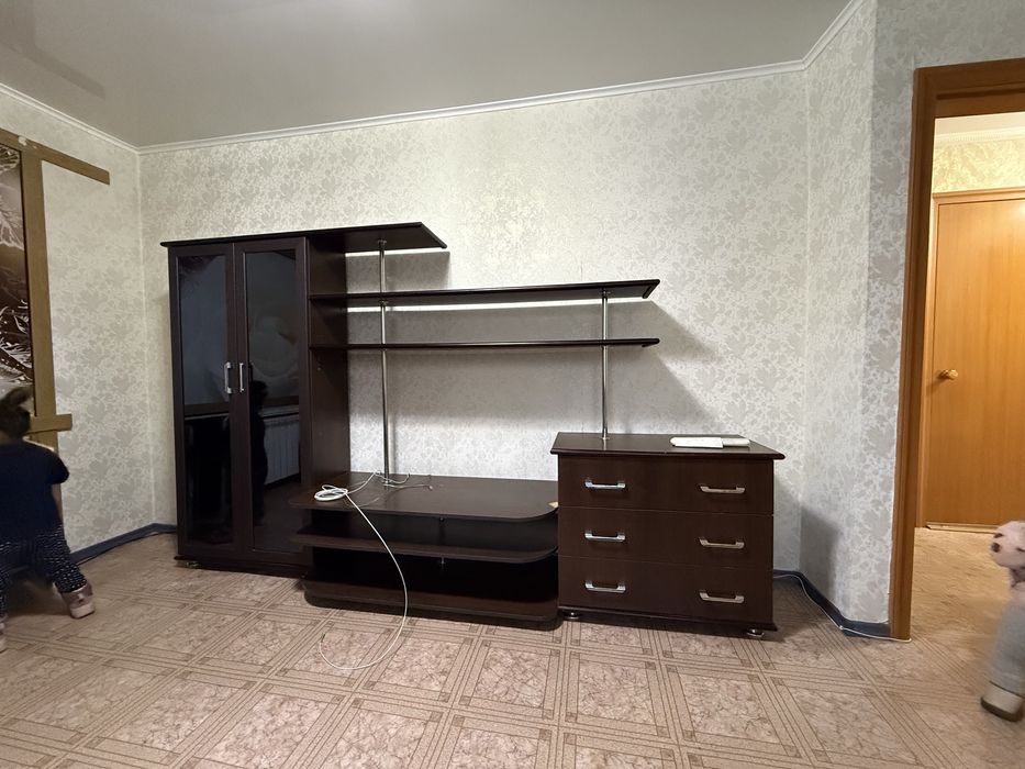 Продаю мебельную стенку ( самовывоз)       Цена 20,000-25,000 тг