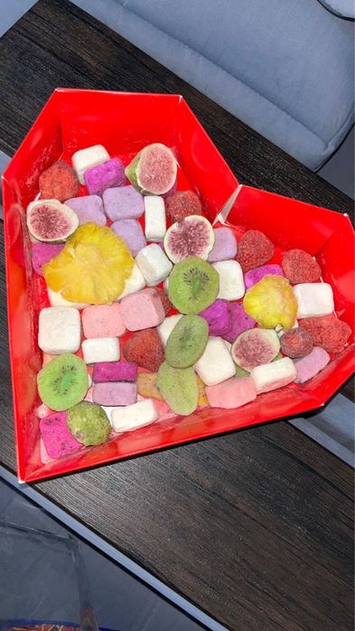 Сублимированными ягодами и фруктами