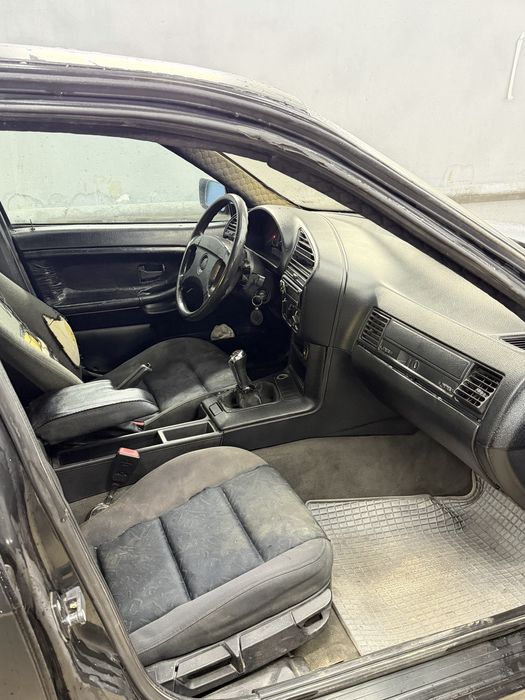 Срочно продам Бмв 320