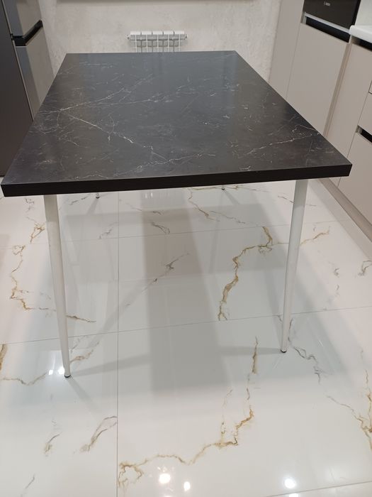 Обеденный столь,