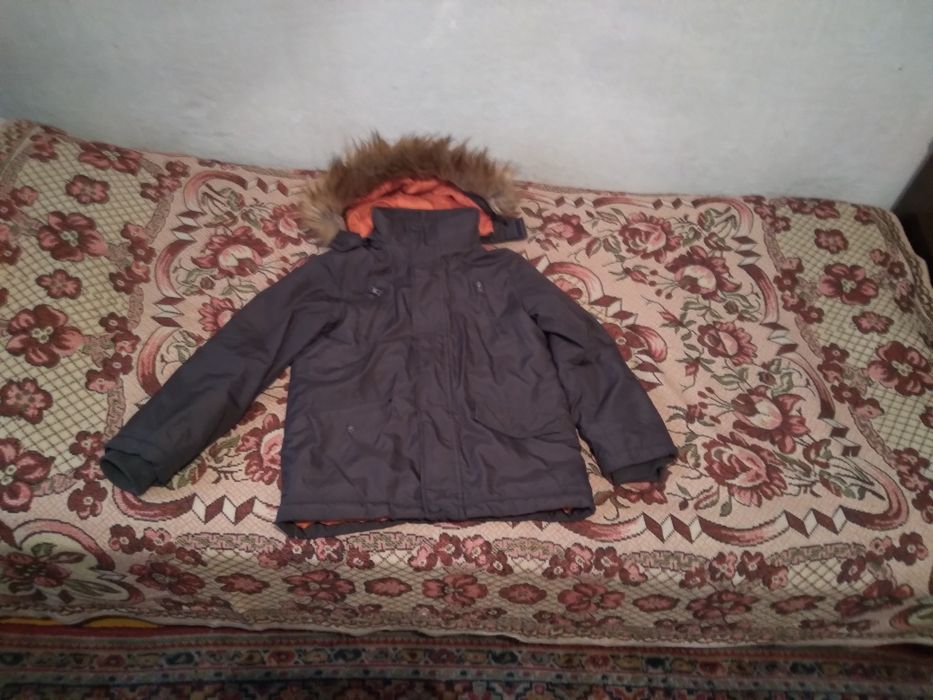 Продам куртку детскую для мальчика