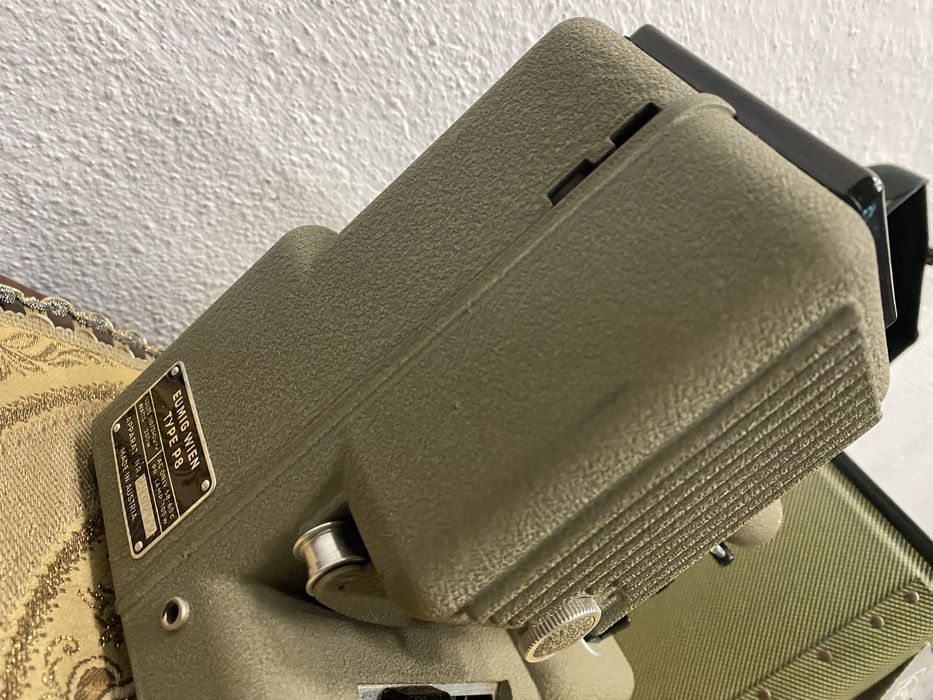 Австрийски проектор за прожекция на лентови филми