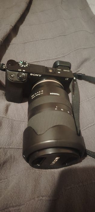 Sony a6400 с микрофон, обектив, 2 батерии и светкавица