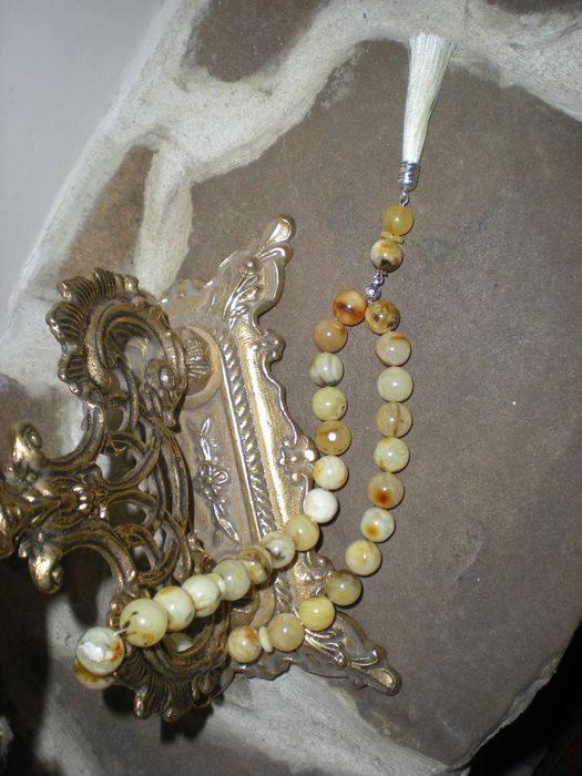 Кехлибарена броеница от балтийски кехлибар