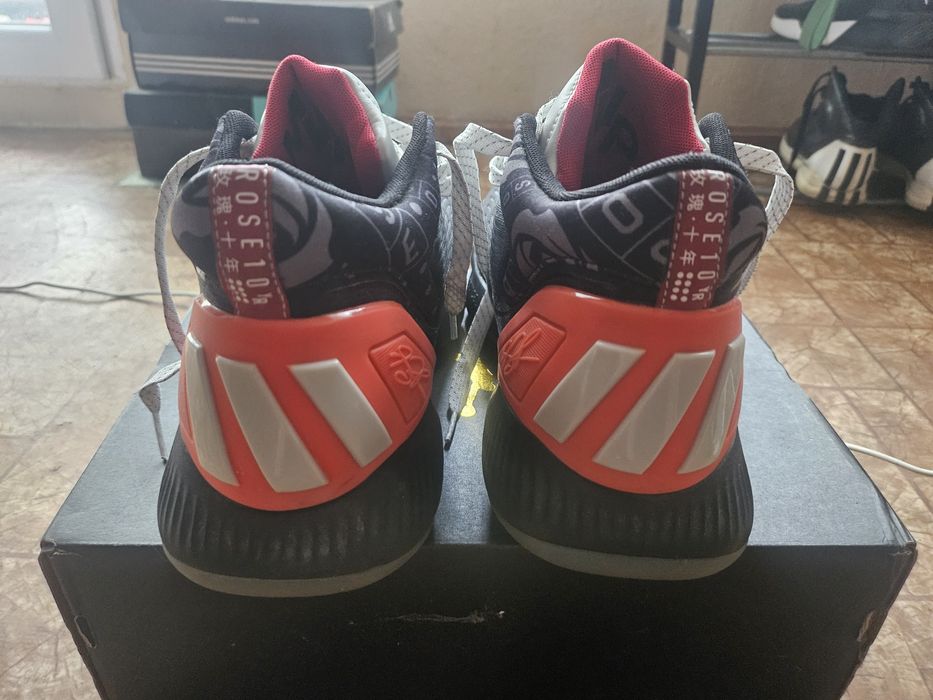 Derrick Rose, D Rose 10