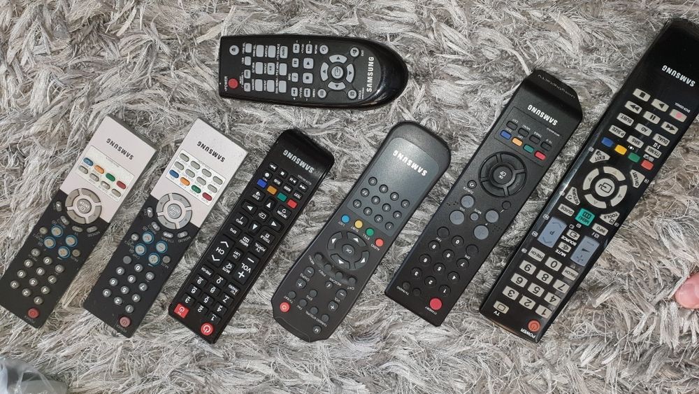SAMSUNG ТВ Оригинални дистанционни съвместими с вс.модели ТВ -30лв/бр