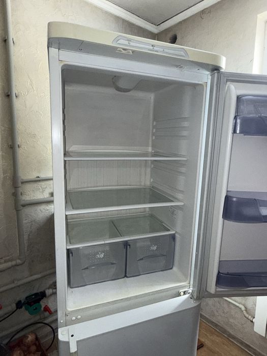 Холодильник бирюса