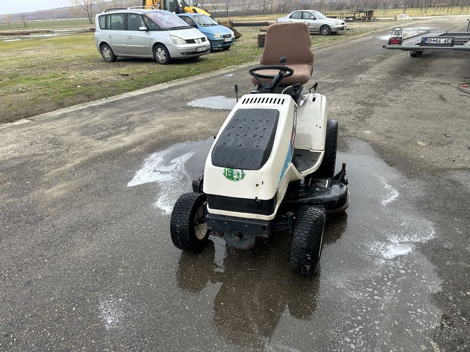 Tractoras tuns iarba iseki 3 cilindrii diesel