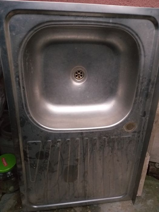 Chiuvetă sh.bucătărie din inox cu furtun scurgere