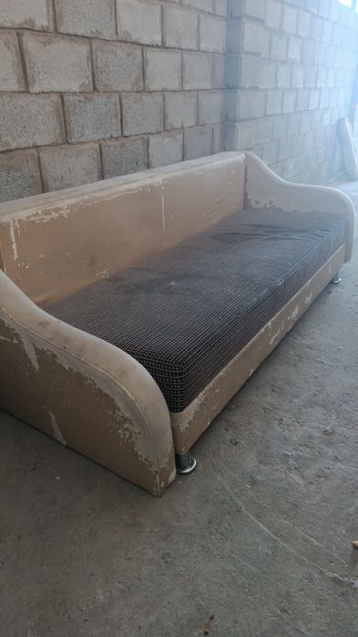 Даром старый диван