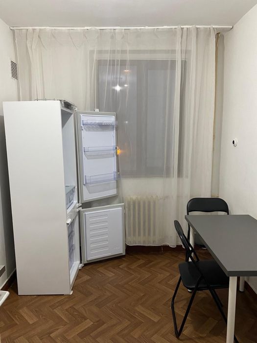 Inchiriere apartament 3 camere semidecomandat - Pitesti Craiovei