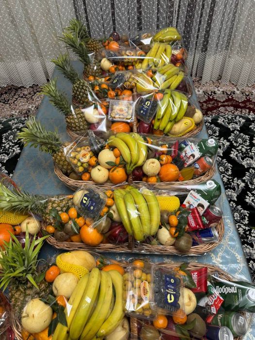 Mevali savat korzinka / shirinlikli, ichimliklardan savat korzinka