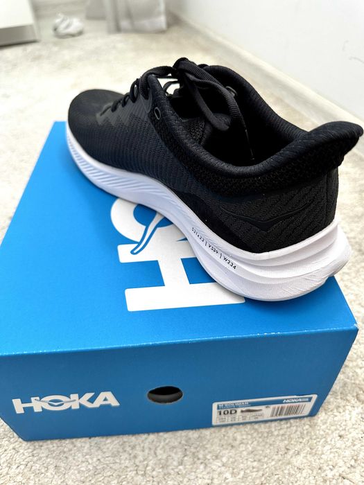 Adidasi HOKA - Noi, mas. 43-44, Redus de la 800 la 425 de ron,  greutate 240 grame