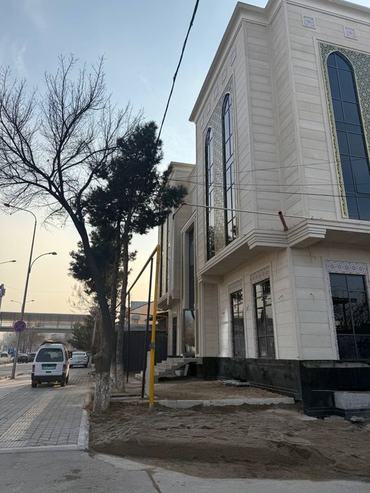 Сдаем отдельно стоящие здание на улице ахмад дониш, себзар А98