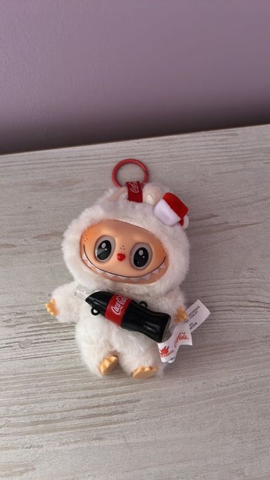 Лабубу ключодържател кока кола